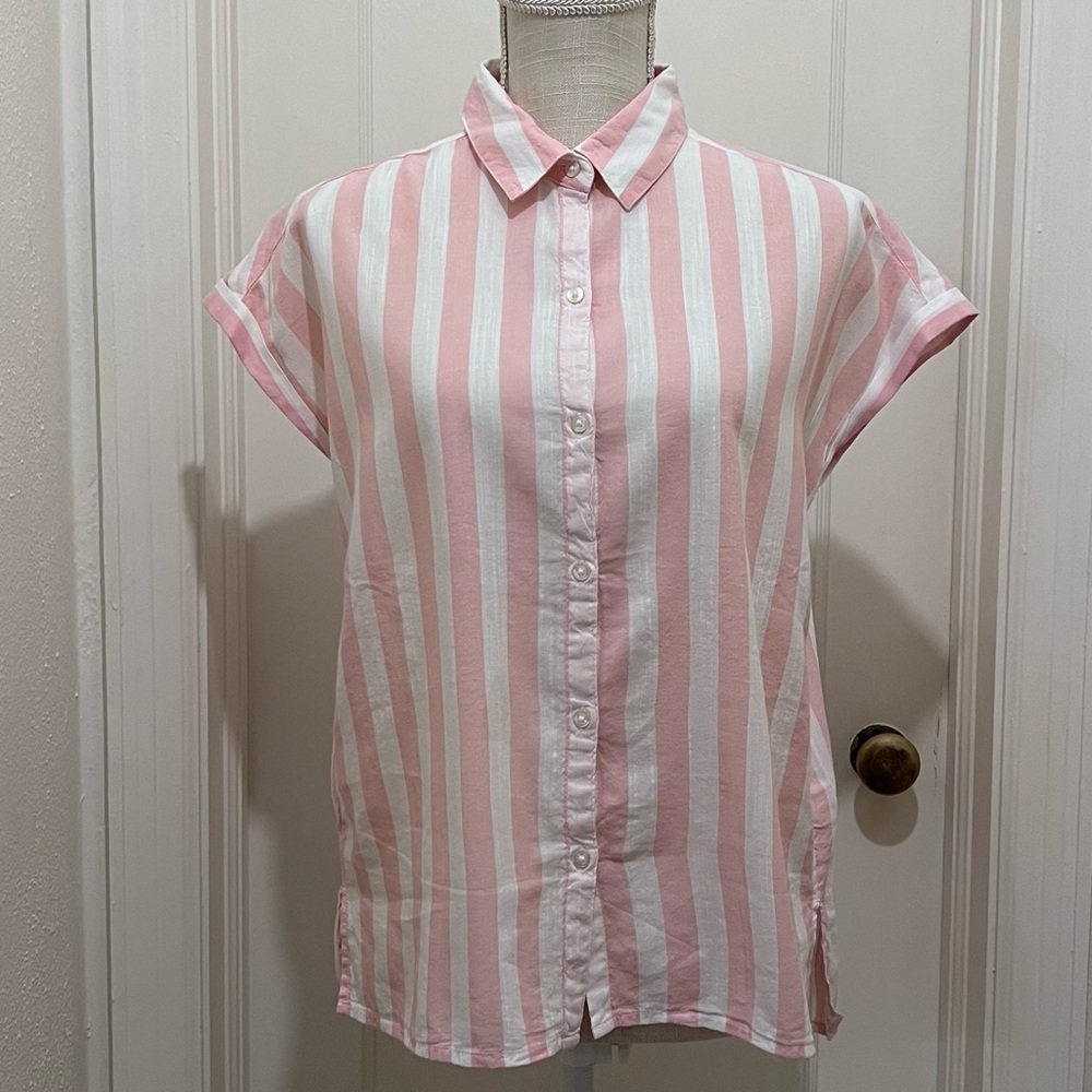 NWOT Old Navy Shortsleeved Classic Shirt Pink/White Stripe Small